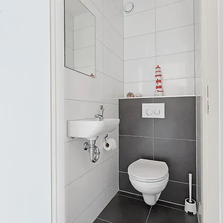 Holiday home Haringvliet: Coastal Retreat Near And Dunes *