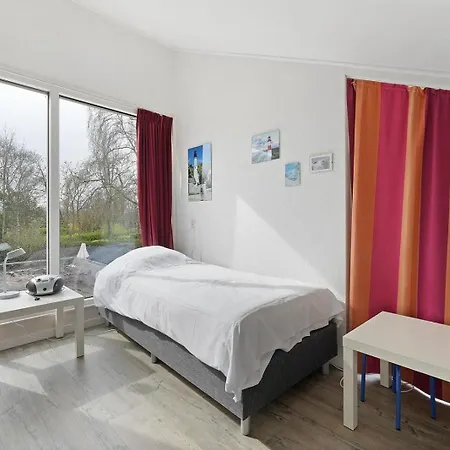 Holiday home Haringvliet: Coastal Retreat Near And Dunes Ouddorp