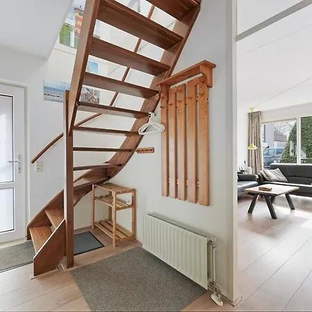 Holiday home Haringvliet: Coastal Retreat Near And Dunes Ouddorp