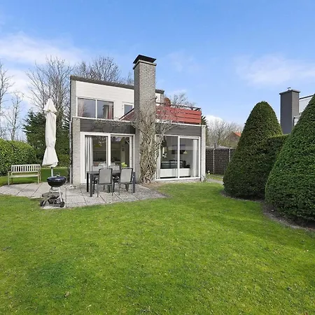 Haringvliet: Coastal Retreat Near And Dunes Holiday home *