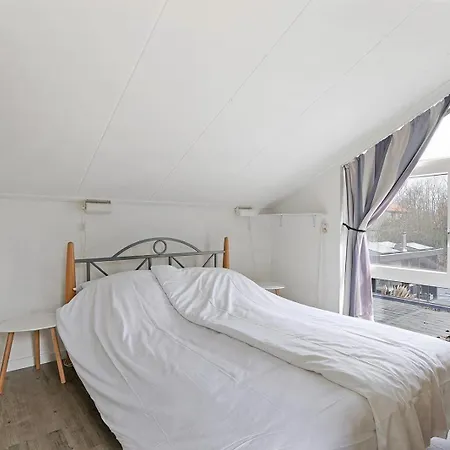 Holiday home Haringvliet: Coastal Retreat Near And Dunes *